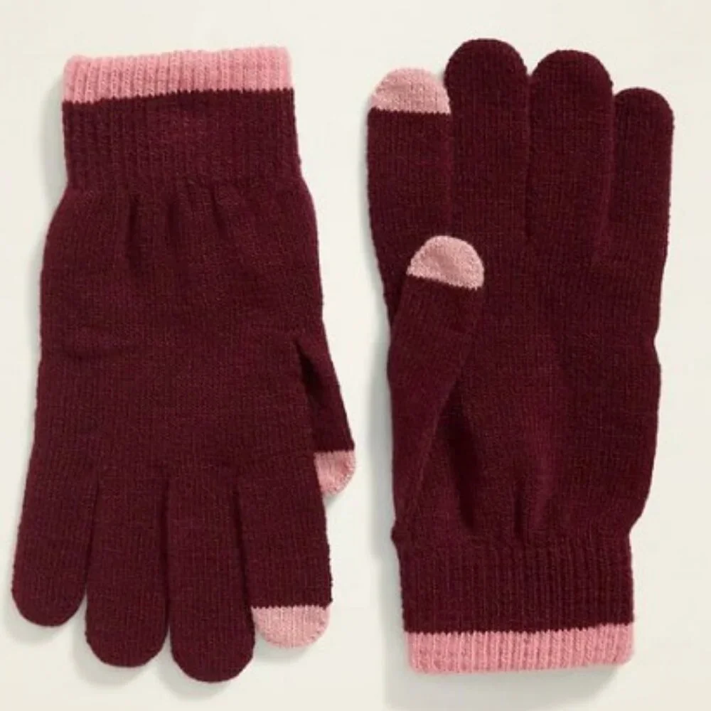 Text-Friendly Sweater-Knit Gloves